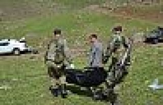 İran sınırında 2 erkek cenazesi bulundu