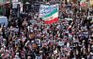 İran'da reformcular protestolara neden mesafeli?