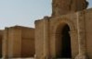 IŞİD Hatra antik kentine de saldırdı