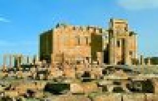IŞİD Palmira'daki Bel Tapınağı'nı havaya uçurdu