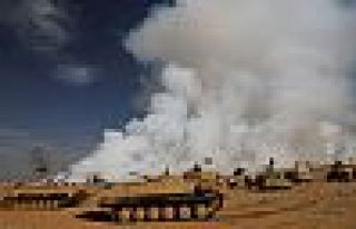 IŞİD'in yaktığı tesisin zehirli dumanı ABD üssüne...