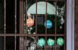 İskenderun'da HDP binasına silahlı saldırı