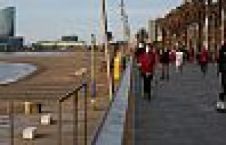 İspanyalılar haftalar sonra ilk kez park ve bahçelere...