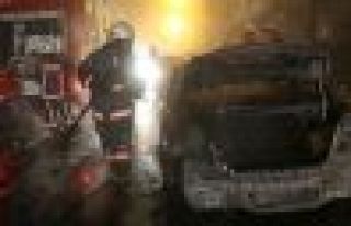 İstanbul Başakşehir'de 10 araç kundaklandı!