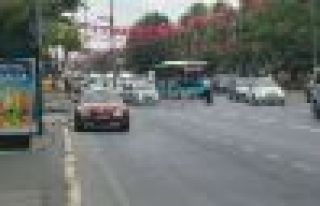 İstanbul Emniyeti önünde şüpheli araç alarmı