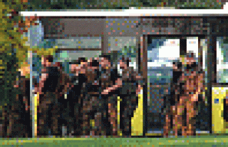 İstanbul'a bin 800 özel harekat polisi takviye edildi