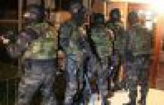 İstanbul'da ev baskınları