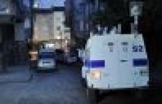 İstanbul'un 8 ilçesinde polis baskını