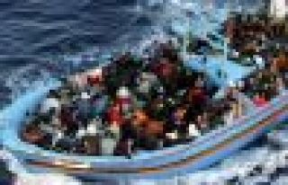 İtalya açıklarında göçmen teknesi battı: En...