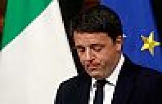 İtalya Başbakanı Renzi istifasını erteledi