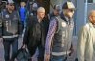 İzmir merkezli 'paralel yapı' soruşturmasında...