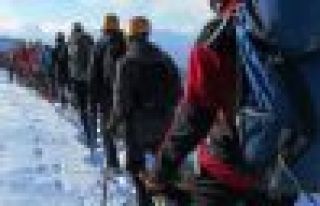 İzmir'de mahsur kalan 19 dağcı kurtarıldı