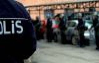 İzmir'de 'paralel yapı' operasyonu: 34 gözaltı