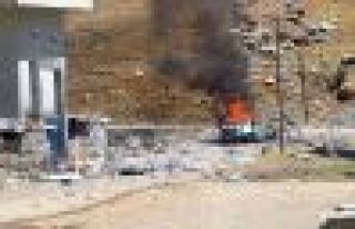 Jandarma Karakoluna bombalı saldırı