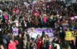 Kadınlar 8 Mart için alanlardaydı