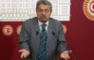 Kamer Genç kaza geçirdi!