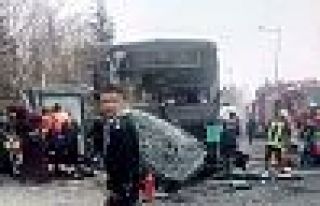 Kayseri'de askerleri taşıyan otobüse bombalı araçla...