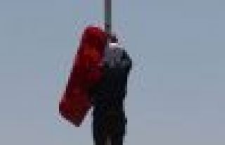 KCK: Bayrak provokasyonunu şiddetle kınıyoruz