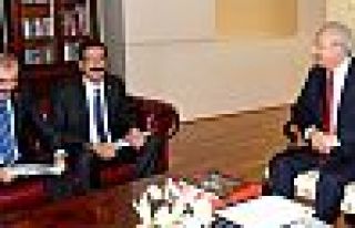 KESK heyeti Kılıçdaroğlu ile görüştü