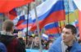 Kırım'da kritik referandum başladı