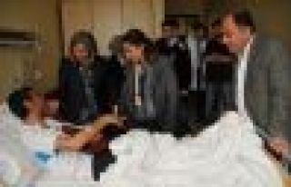 Kışanak ve Kayapınar adayları hastaları ziyaret...