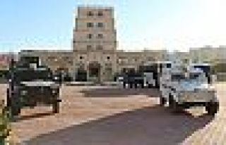 Kızıltepe Belediyesi'ne polis baskını