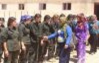 Kobanê'de halk YPG-YPJ savaşçılarıyla bayramlaştı