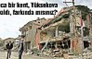 'Koca bir kent, Yüksekova yıkıldı, farkında mısınız?'