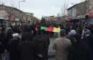 Komplo hat lanetkirin, berxwedana Kobanê hat silavkirin