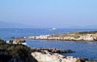 Göçmenleri Taşıyan Bot Alabora Oldu: 9 Kişi Can...