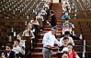 Liderlerden YKS tepkisi: Gençlerimizin hayallerini...