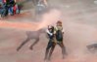 Mahkeme: Polis gazetecilere engel değil yardımcı...