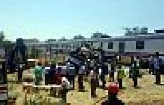 Manisa'da tarım işçilerini taşıyan minibüse...