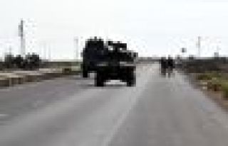 Mardin'de polis aracı devrildi: 1 polis hayatını...