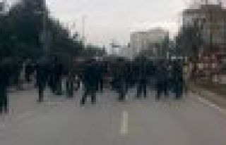 Marmara Üniversitesi’nde satırlı saldırı