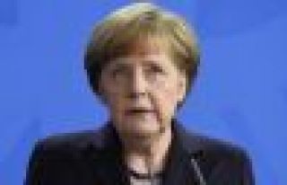 Merkel: Referandumdan önce Yunanistan'la müzakere...