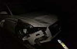 Milletvekilinin otomobili motosiklet ile çarpıştı:...