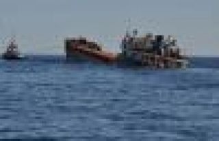 Mülteci teknesi battı: 12 kişi kayıp