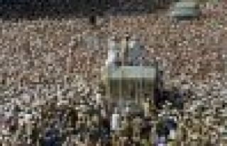 Müslüman liderin cenazesinde izdiham: 18 ölü