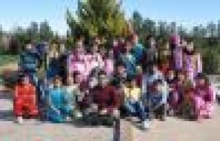 Navenda Çandê ya Hesekê afrîneriya zarokan pêş...