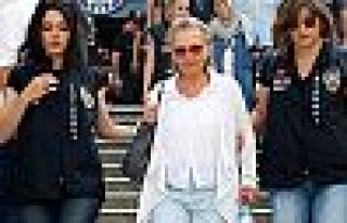 Nazlı Ilıcak'ın da aralarında olduğu 6 gazeteci...