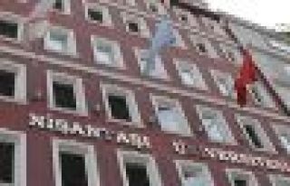 Nişantaşı Üniversitesi barış isteyen 6 akademisyeni...