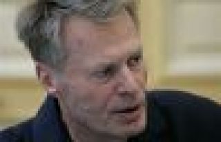 Nobelli yazar: Irkçılar kazanırsa Fransız pasaportunu...