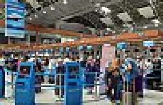 Normalleşme sürecinde Türkiye'ye 233 bin 717 kişi...