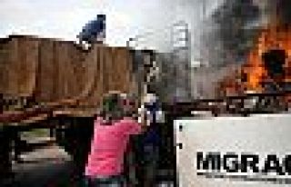 NYT: Yardım konvoyunu Maduro değil, muhalifler yaktı