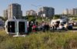 Öğrencileri taşıyan otobüs devrildi: 43 yaralı