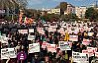 İstanbul'da 'Teslim Olmayacağız' mitingi