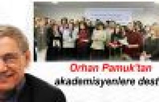 Orhan Pamuk'tan akademisyenlere destek