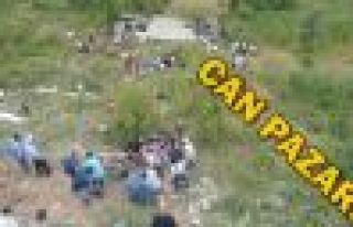 Otobüs şarampole yuvarlandı