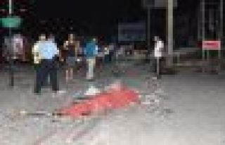 Otomobil durağa daldı: 2 ölü, 2 yaralı